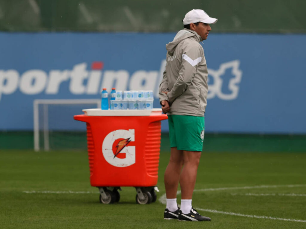 Abel Ferreira em treinamento pelo Palmeiras - Foto: Cesar Greco/SEP