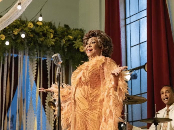 Cantora Alcione faz participação especial em Garota do Momento (Foto: Globo/Léo Rosário)