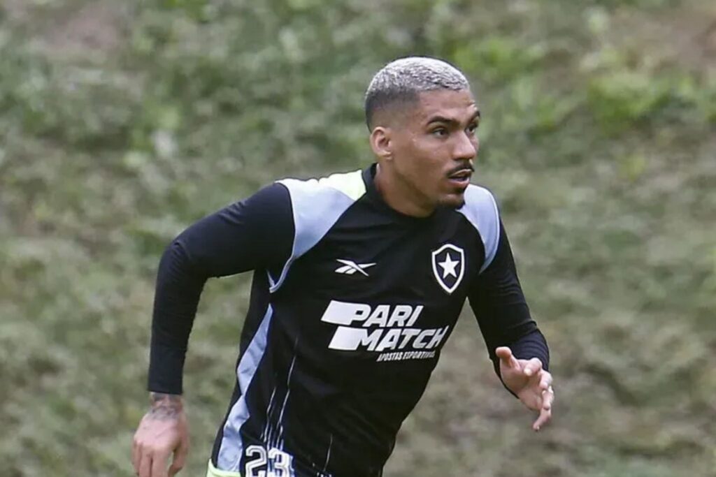 Allan em treino Botafogo