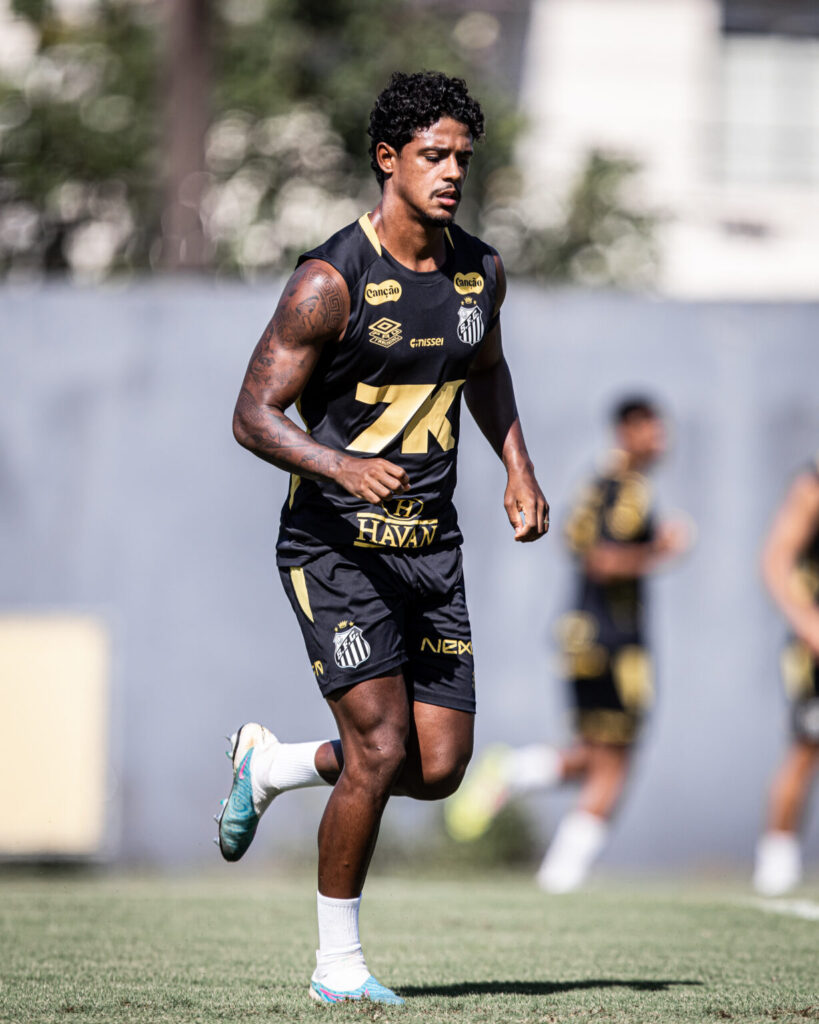 Andrey treinando pelo Santos (Foto: Raul Baretta/Santos)