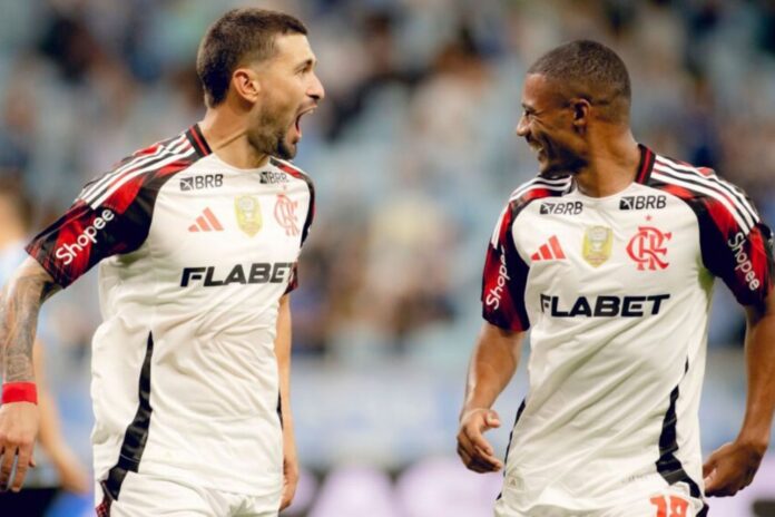 Arrascaeta e De La Cruz em ação pelo Flamengo