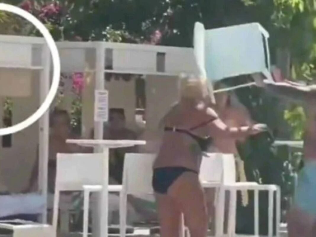 Vídeo: atacante de clube inglês atira cadeira em uma mulher durante confusão