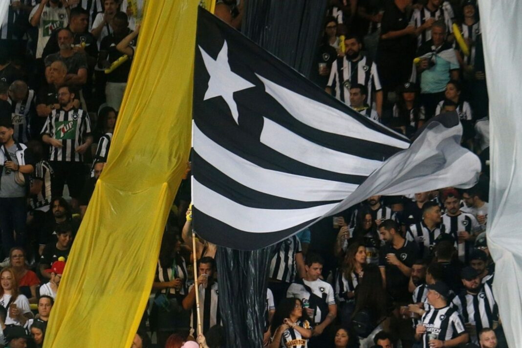 Jornalista crava desempenho do Botafogo em liga da Europa: “meio de tabela…”