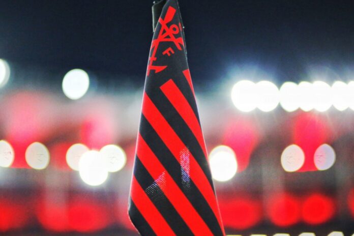 Bandeirinha de escanteio do Flamengo
