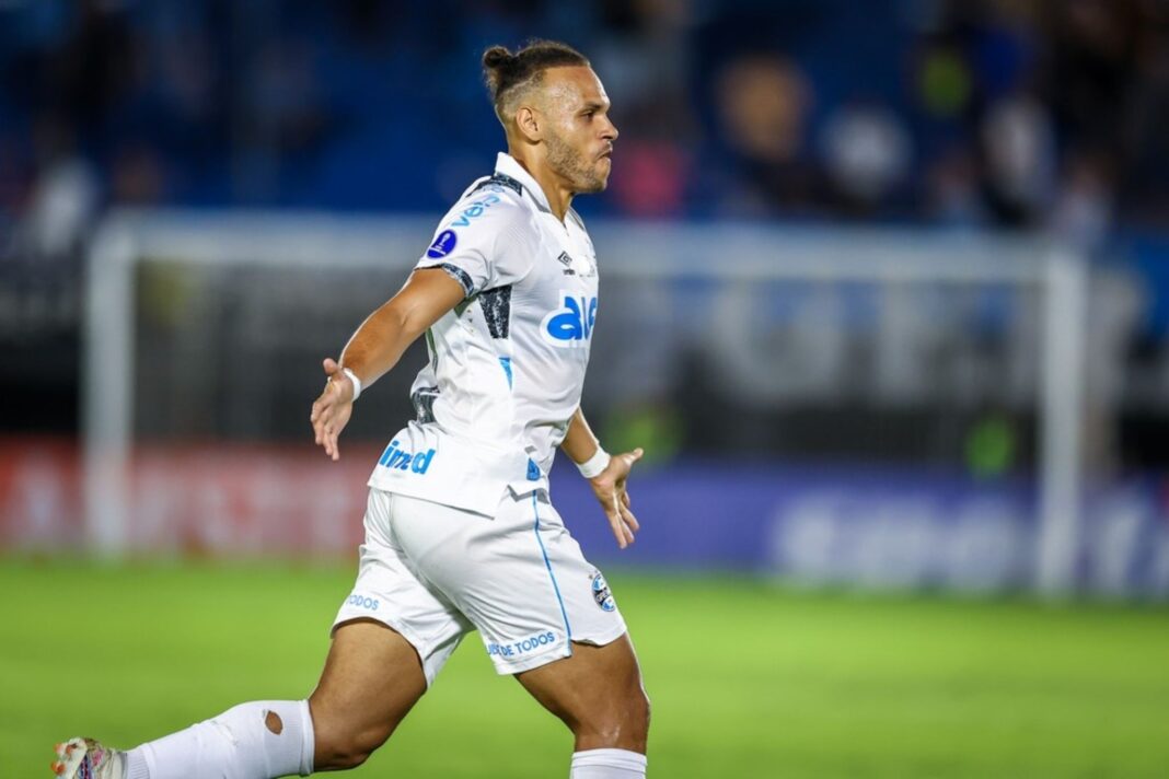 Sem Braithwaite, veja alternativas no setor ofensivo do Grêmio