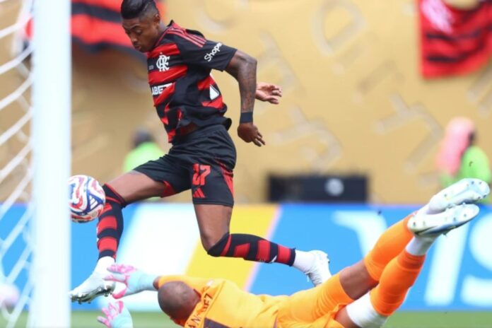 Bruno Henrique abriu o placar do Flamengo contra o Chelsea