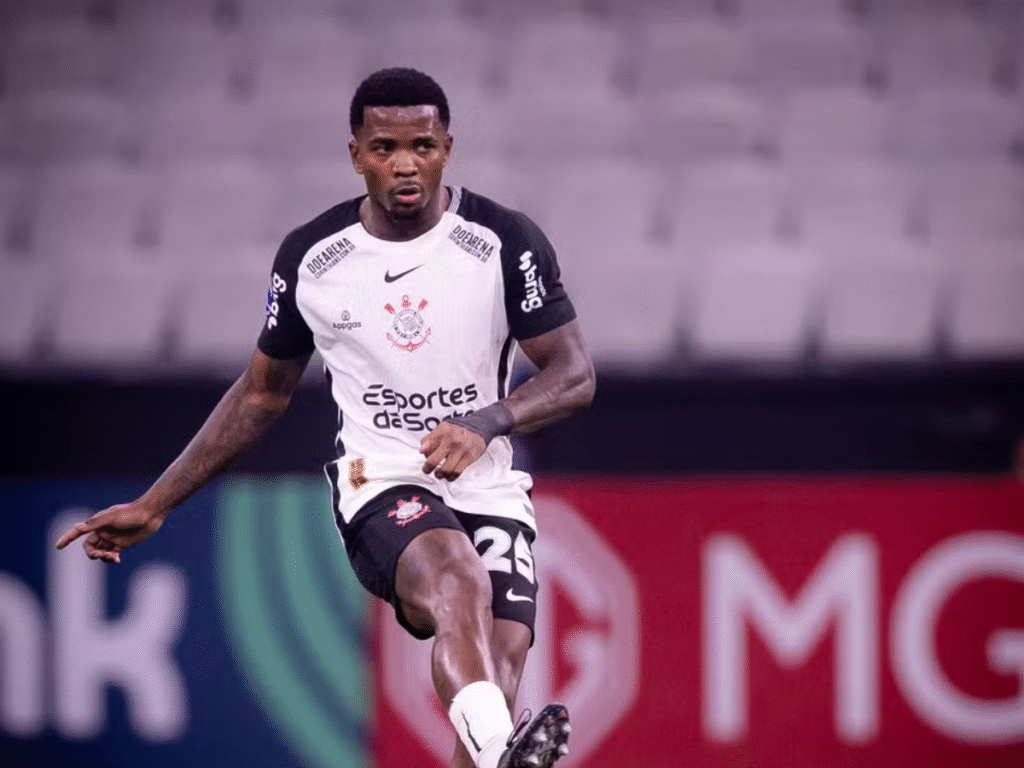 Zagueiro Cacá em ação pelo Corinthians ( Foto: Rodrigo Coca/ Ag. Corinthians)