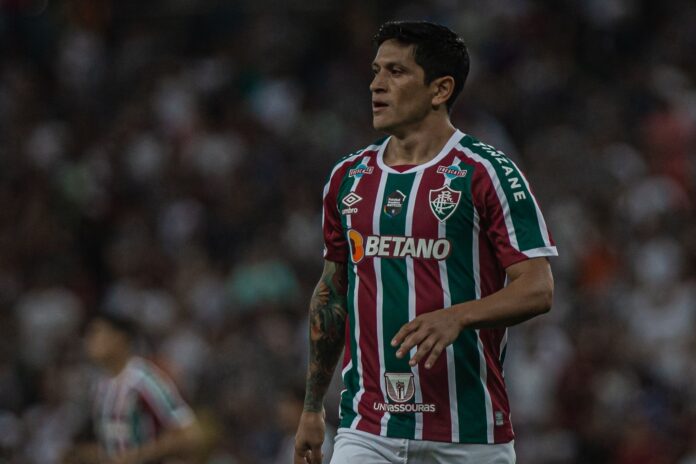 Cano em ação pelo Fluminense
