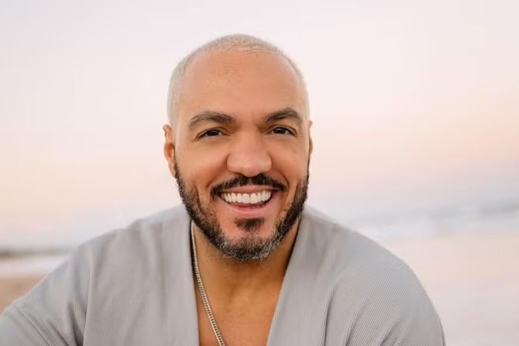 Veja o novo visual de Belo para novela ‘Três Graças’