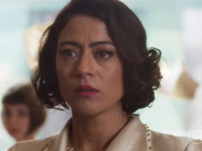 Carol Castro dá vida à Clarice em Garota de Momento (Foto: Divulgação)