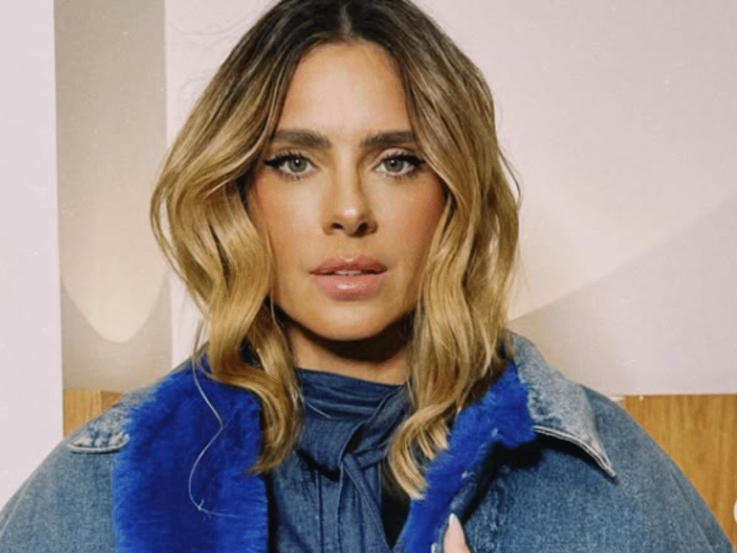 Carolina Dieckmann posta foto de top e chama à atenção