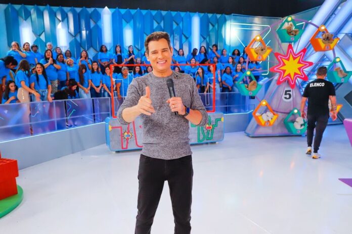 Celso Portioli durante o programa Domingo Legal (Foto: Reprodução)