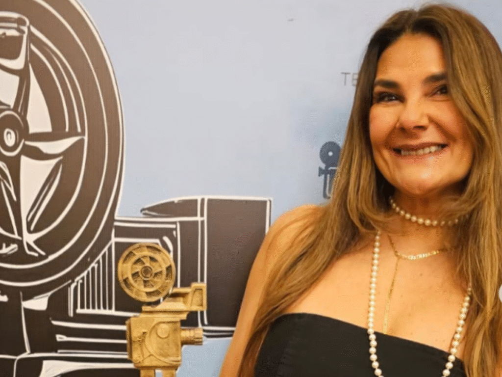 Cibele Larrama é uma atriz brasileira de 42 anos (Foto: Reprodução/Instagram)