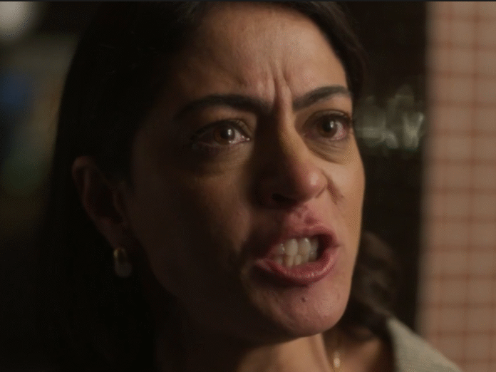 Clarice é interpretada por Carol Castro e personagem da novela das 18h da Globo (Foto: Reprodução/TV Globo)