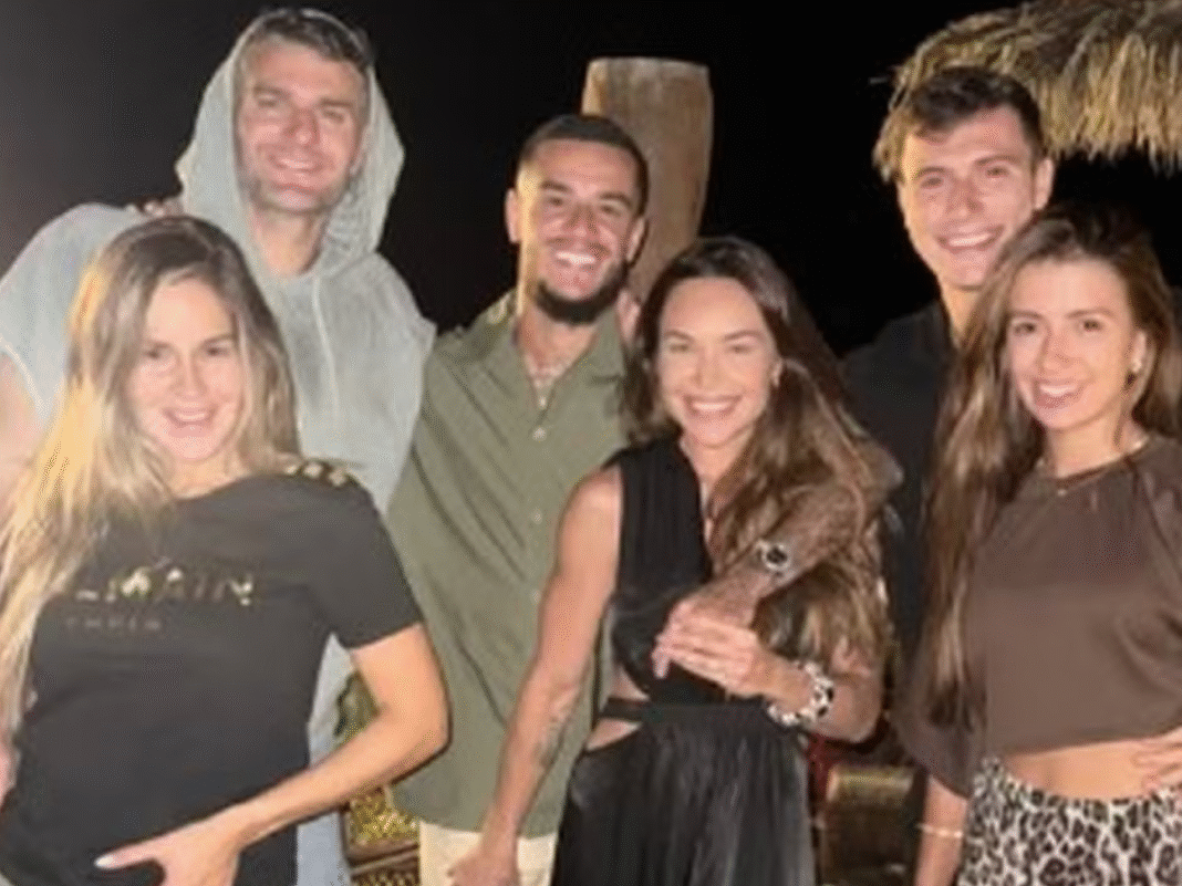 Coutinho, Piton e Vegetti passam férias juntos