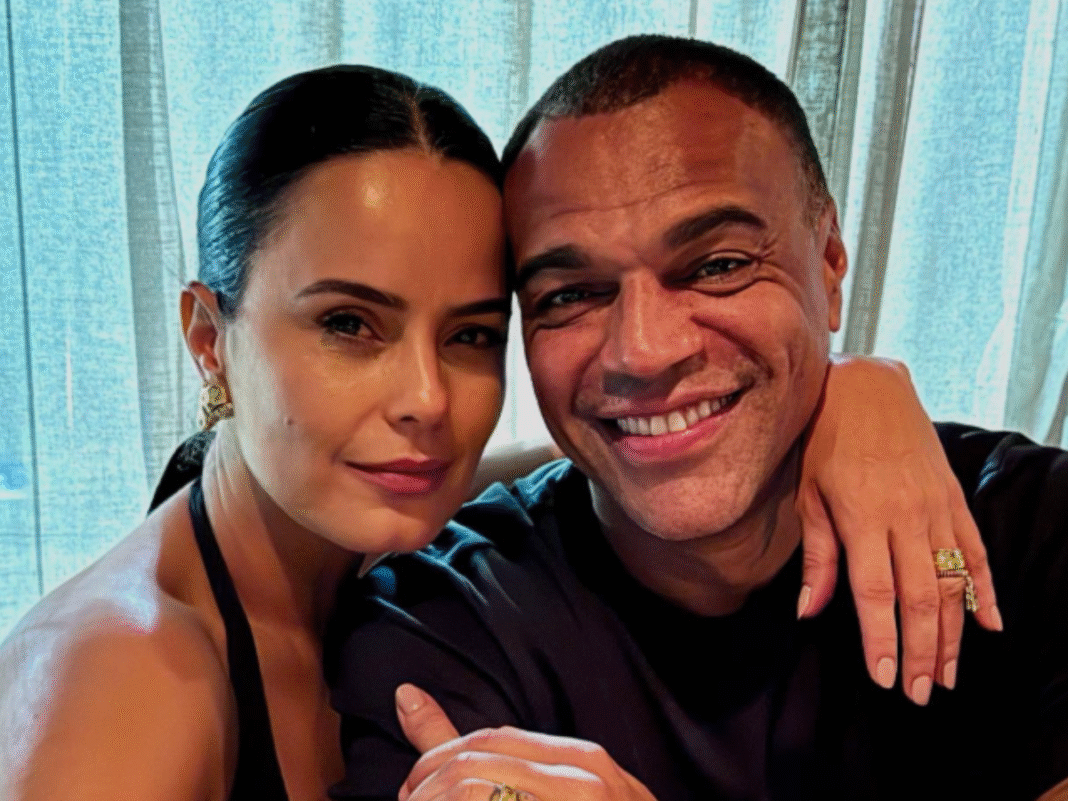 Denilson chora em declaração para a esposa