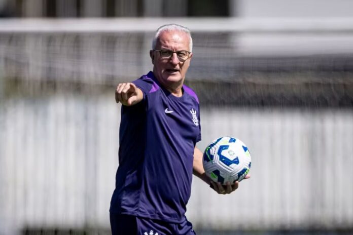 Dorival Jr em treino do Corinthians