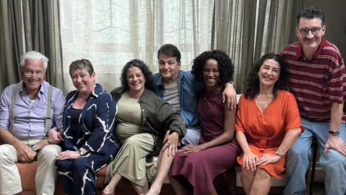 Elenco do Mundo da Lua (Foto: Reprodução)