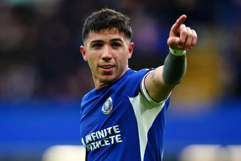 Enzo Fernandez em ação pelo Chelsea