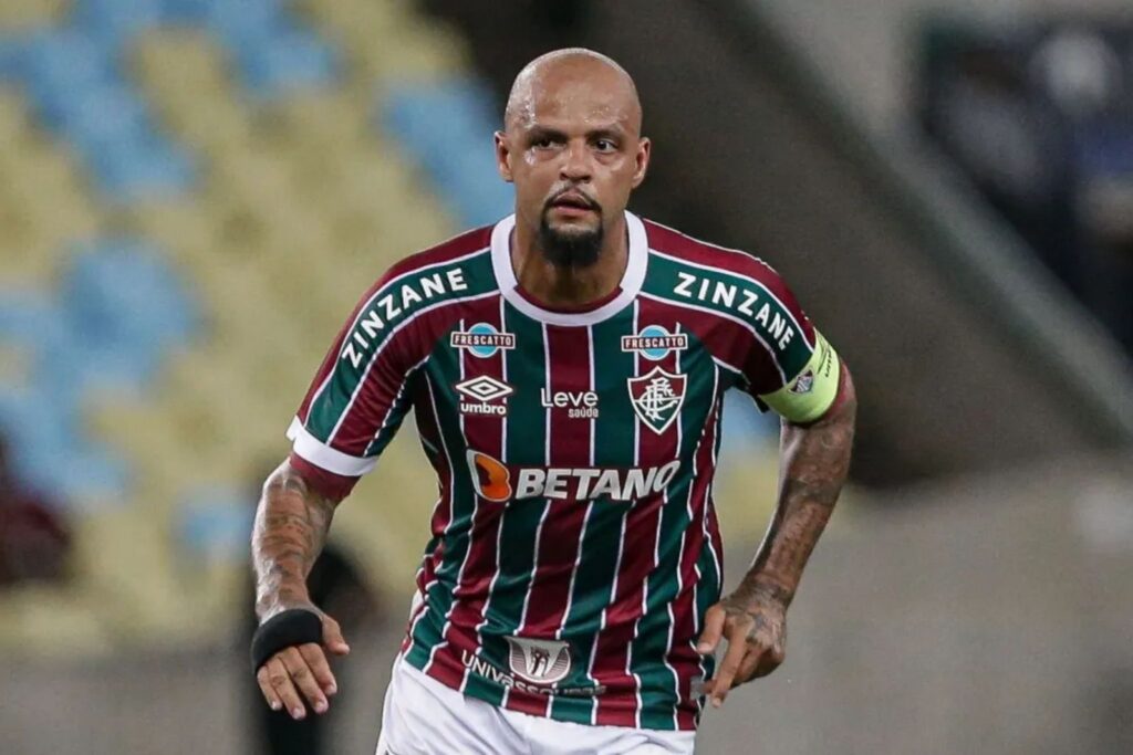 Felipe Melo com a camisa do Fluminense