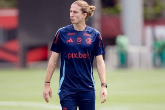 Filipe Luís comandando treino do Flamengo