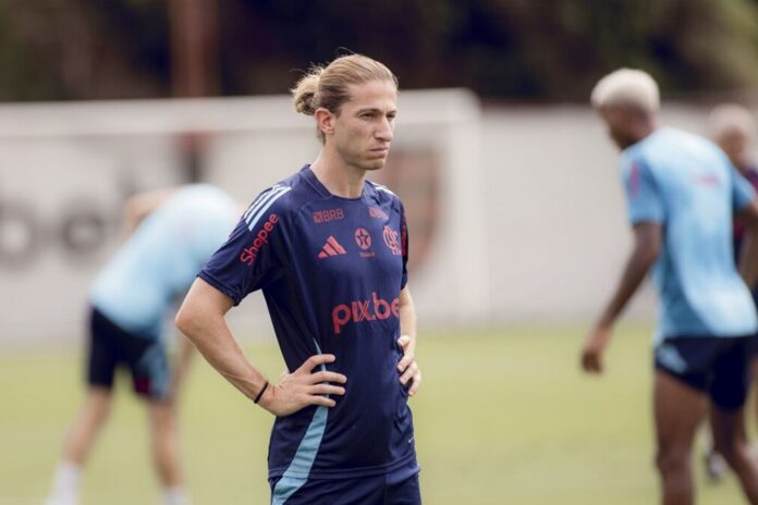 Filipe Luís comandando treino do Flamengo