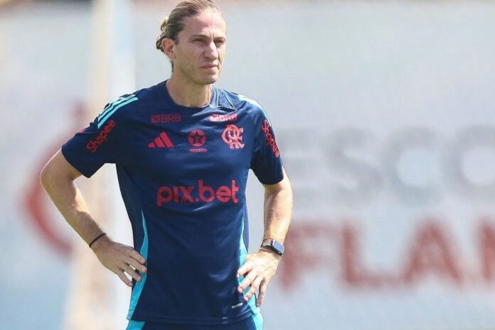 Filipe Luís em treino do Flamengo
