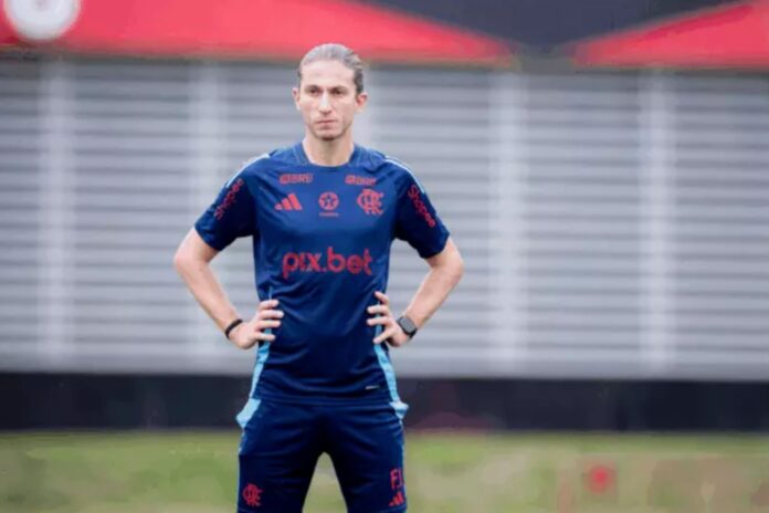 Filipe Luís comandando treino do Flamengo