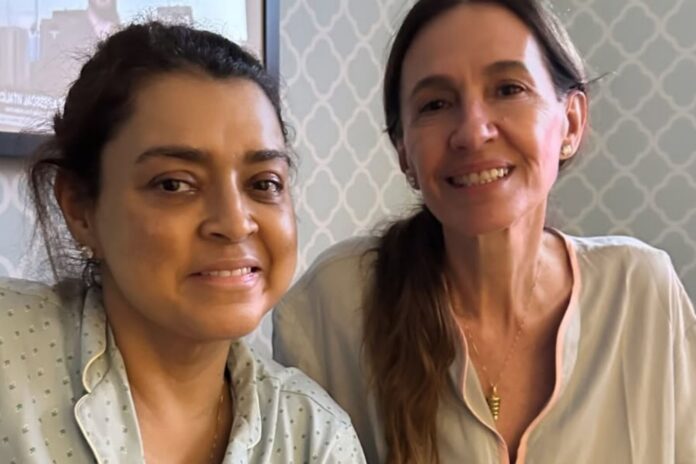 Flora Gil visita Preta Gil nos Estados Unidos