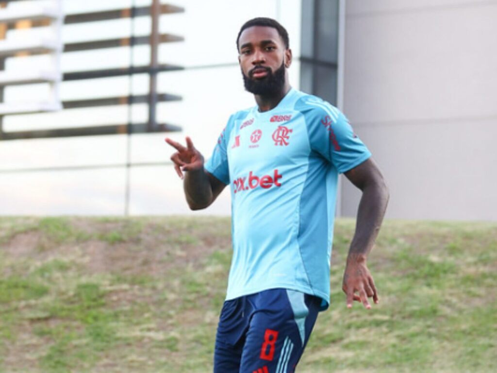 Gerson em treino no Ninho do Urubu (Foto: Gilvan de Souza/Flamengo)