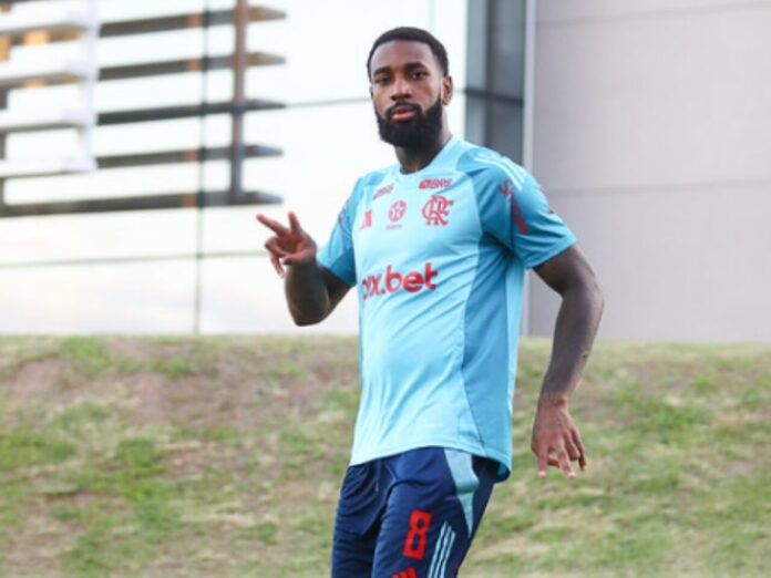 Gerson em treino no Ninho do Urubu (Foto: Gilvan de Souza/Flamengo)