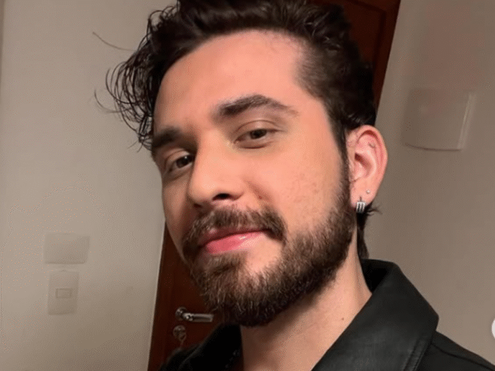 Gustavo Mioto é cantor, compositor e multi-instrumentista brasileiro (Foto: Reprodução/Instagram)