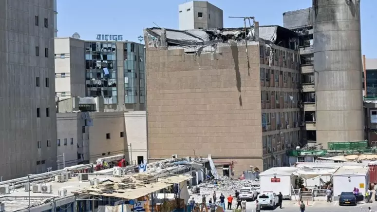 Bombardeio do Irã atinge hospital em Israel e deixa feridos