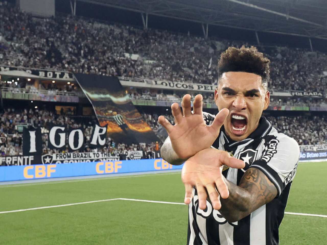 Igor Jesus se despede do Botafogo, no Nilton Santos - Foto: Vitor Silva/BFR