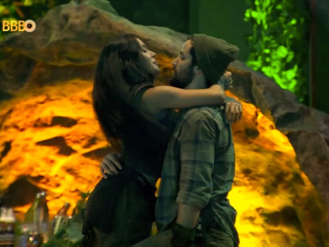 Ex-BBB celebra vitória na justiça após fim de namoro