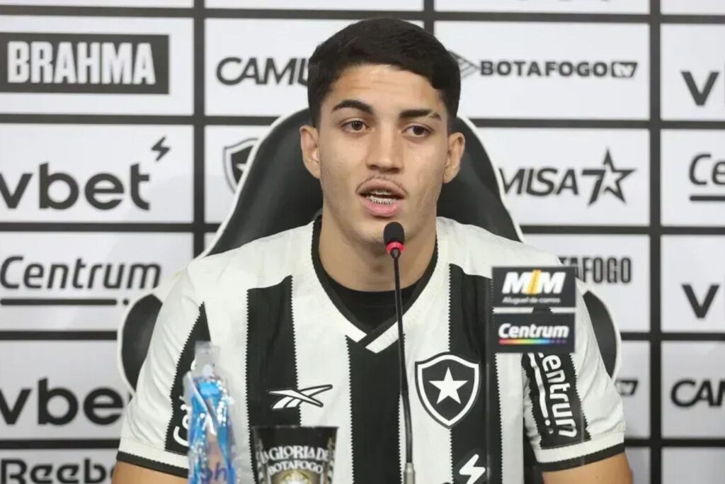 Jair, zagueiro do Botafogo