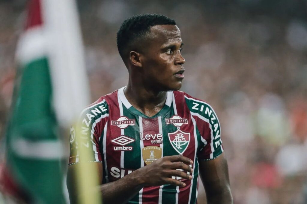 Jhon Arias em ação pelo Fluminense
