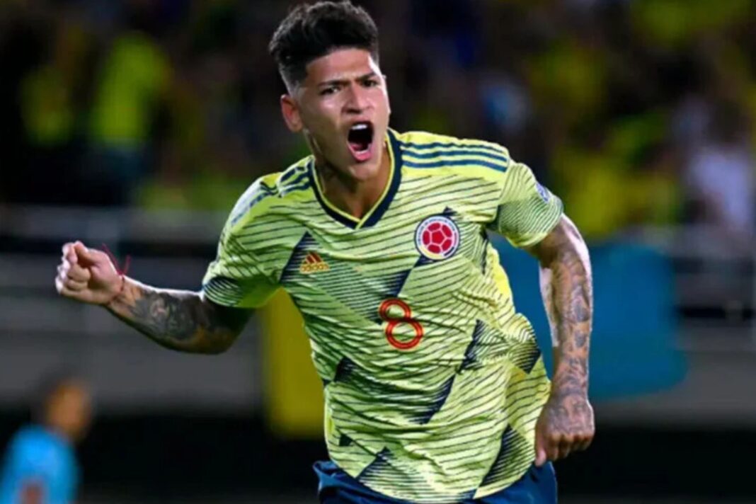 Dirigente confirma negociação de Carrascal com o Flamengo