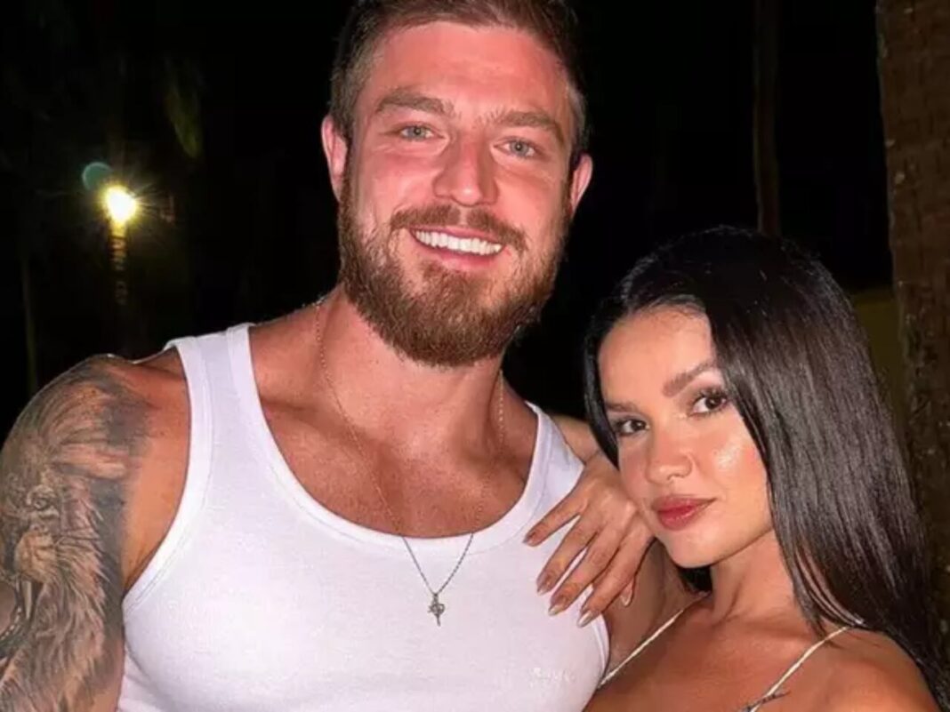 Foto do namorado de Juliette chama a atenção