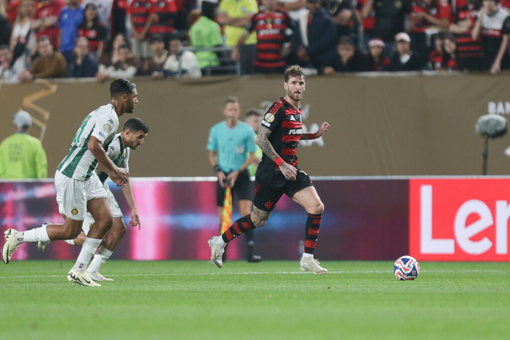 Léo Pereira em estreia no Mundial (Foto: Gilvan de Souza/Flamengo)