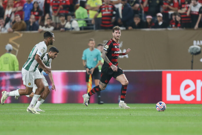 Léo Pereira em estreia no Mundial (Foto: Gilvan de Souza/Flamengo)