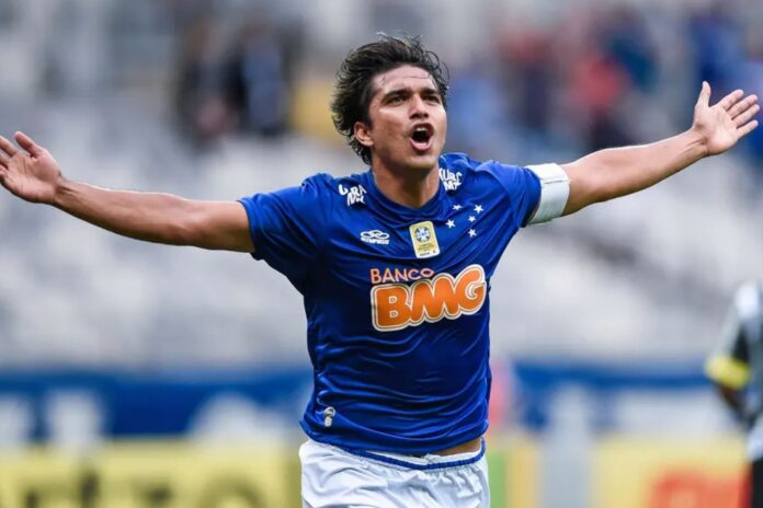 Marcelo Moreno em ação pelo Cruzeiro