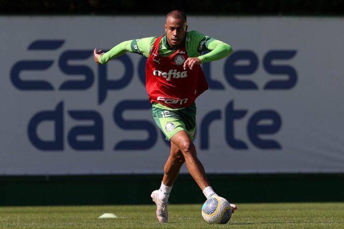 Mayke em treino no Palmeiras