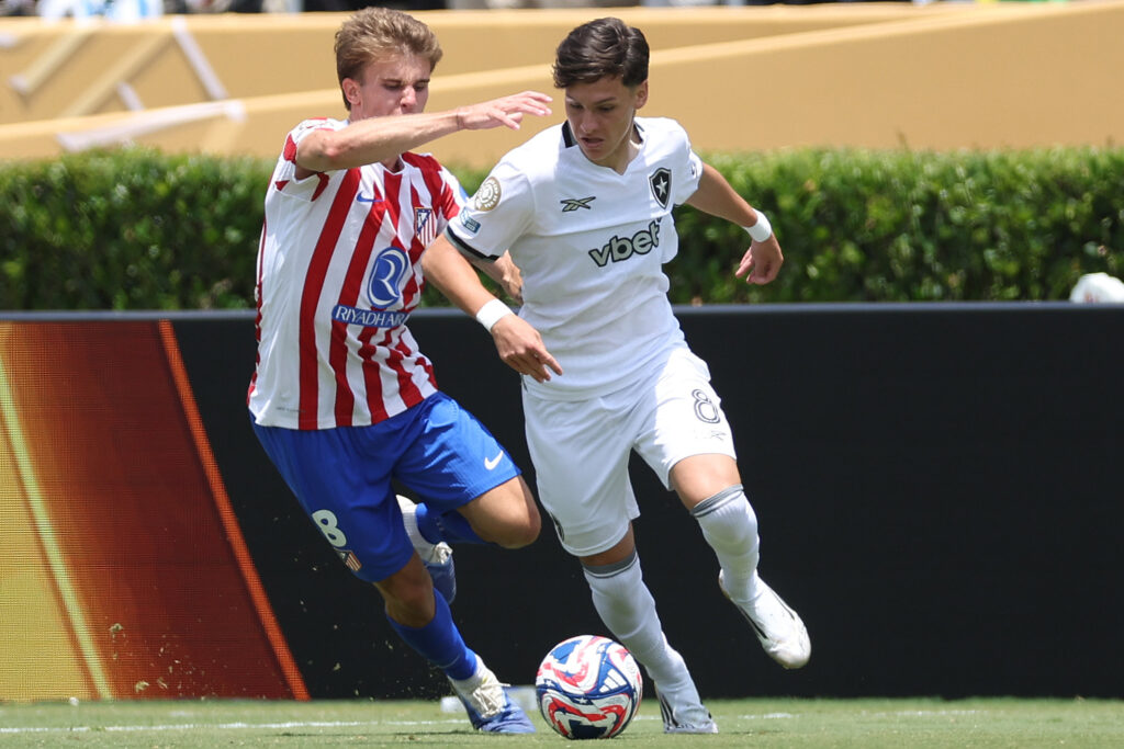 Montoro contra o Atlético de Madrid no Mundial (Foto: Vitor Silva/Botafogo)