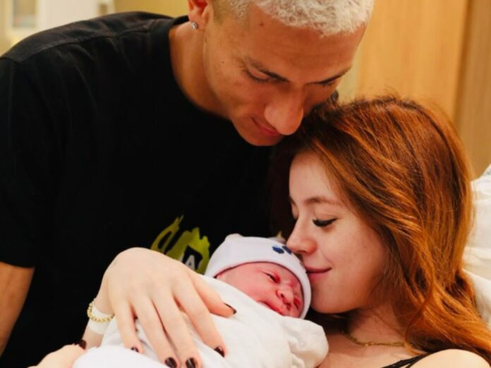 Nasce filho de Richarlison e Amanda Araújo (Foto: Instagram)