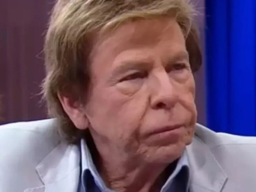 Denunciado por assédio, Nelson Rubens está afastado da RedeTV!