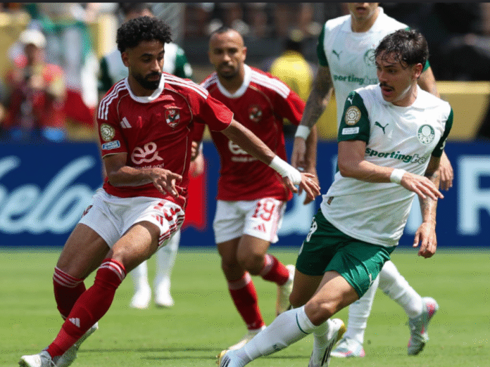 Palmeiras x Al Ahly em ação pela Super Mundial (Foto: Cesar Greco/Palmeiras/by Canon)