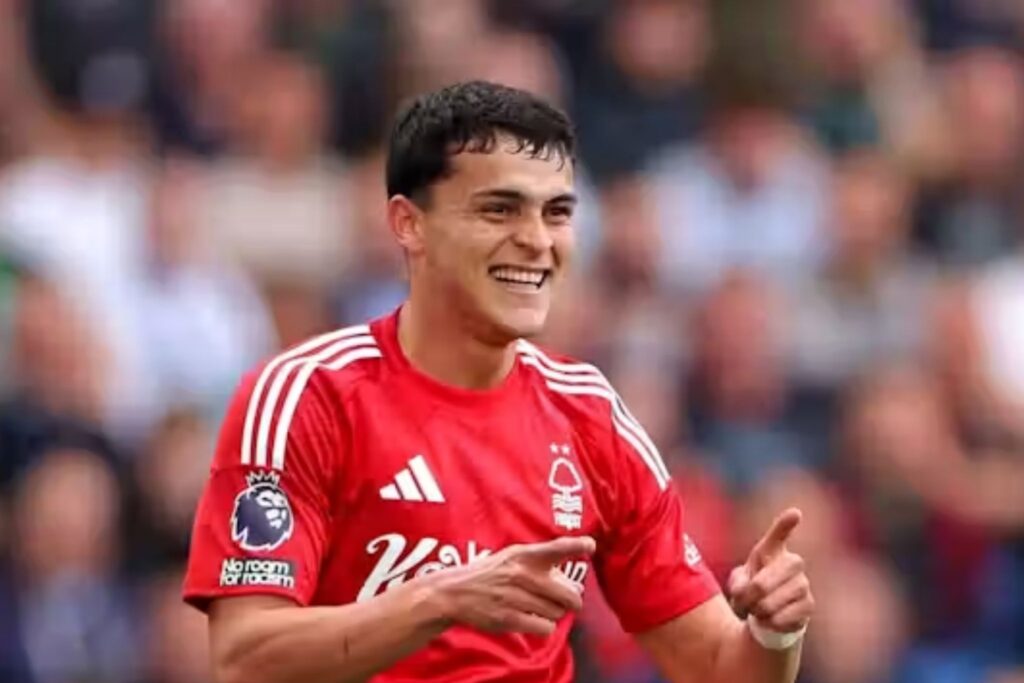 Ramón Sosa em ação pelo Nottingham Forest