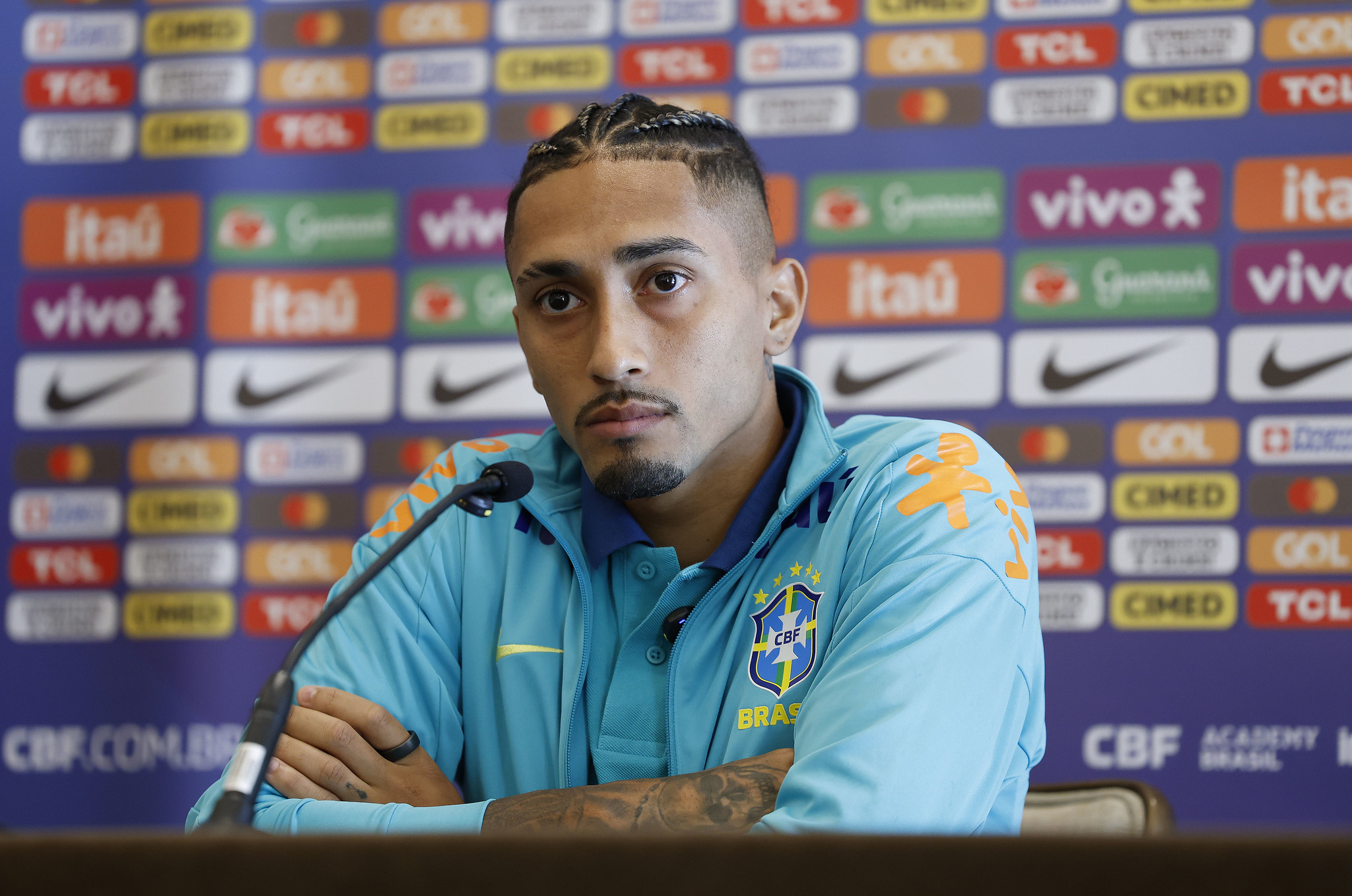 Raphinha em coletiva pela seleção (Foto: Rafael Ribeiro/CBF