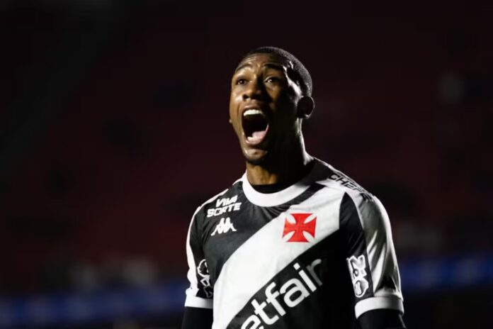 Rayan, atacante do Vasco